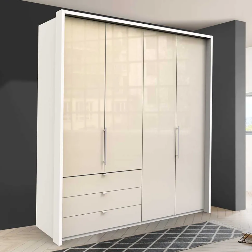 Geräumiger Schlafzimmerschrank Invelita